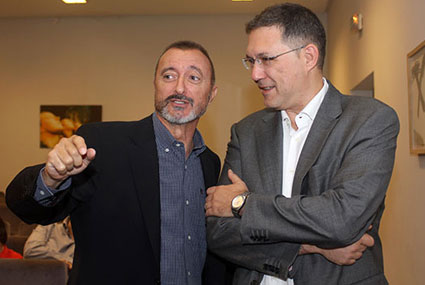Arturo Pérez Reverte con Miguel Illescas