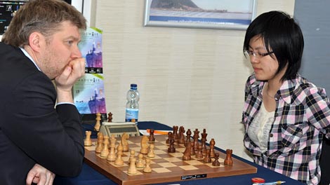 Alexei Shirov vs Hou Yifan