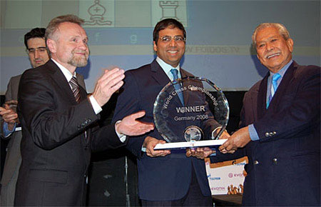 Anand Campeón del Mundo en Bonn 2008 