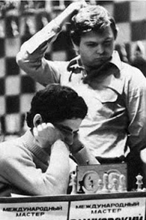 Kupreichik mira a Kasparov Mink, 47º Campeonato de la URSS 1979