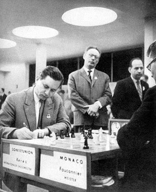 Paul Keres vs Fauconier Leipzig 1960, Botvinnik observa