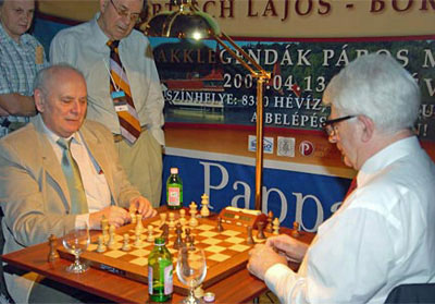 Portish y Spassky analizando en 2007, ambos con 70 años 